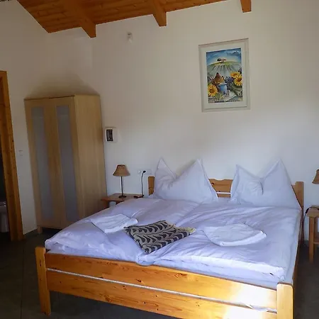 Platan Panzio Bed & Breakfast *